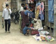 Nella foto: un’immagine della degradata periferia di Calcutta