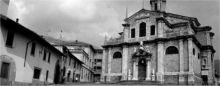Piazza dell’Emancipazione, sagrato della basilica di Gandino.