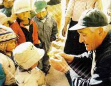 Il prelato in alcune immagini scattate in Bolivia