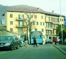 Un bus della Sab in servizio a Gandino